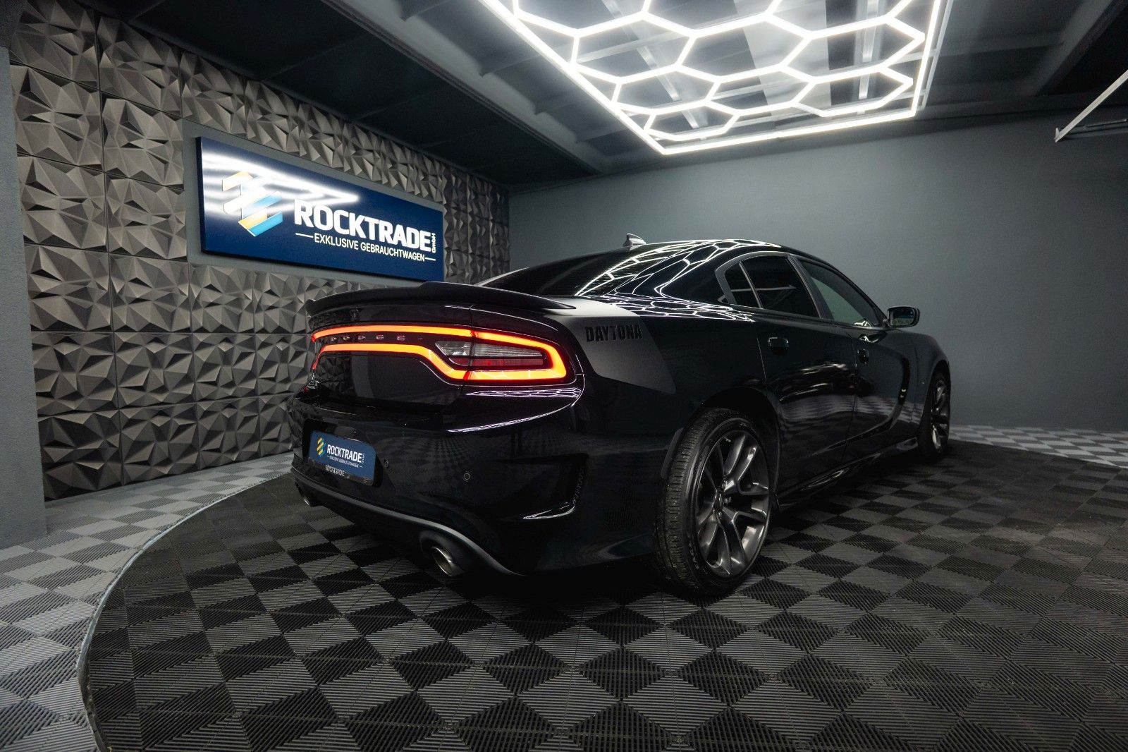 Fahrzeugabbildung Dodge Charger 5.7 V8 HEMI R/T DAYTONA Performance