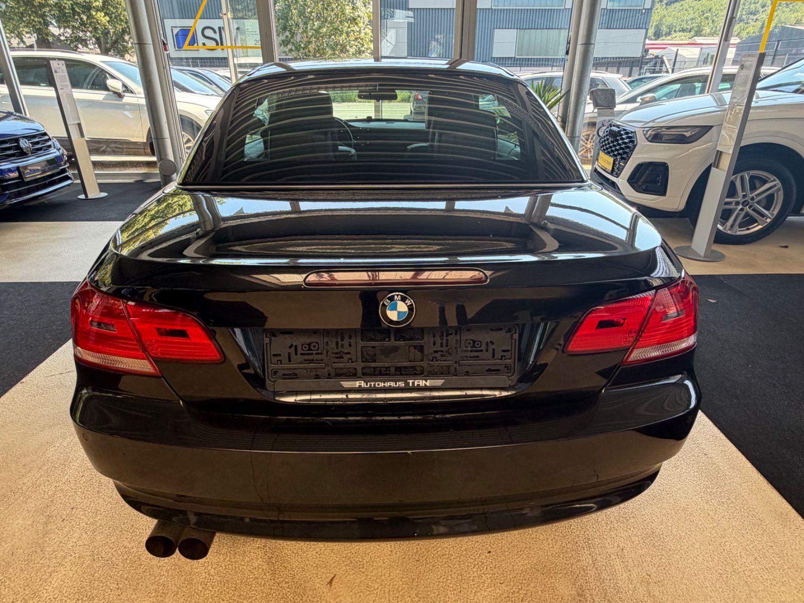 Fahrzeugabbildung BMW 320 3 Cabrio 320i