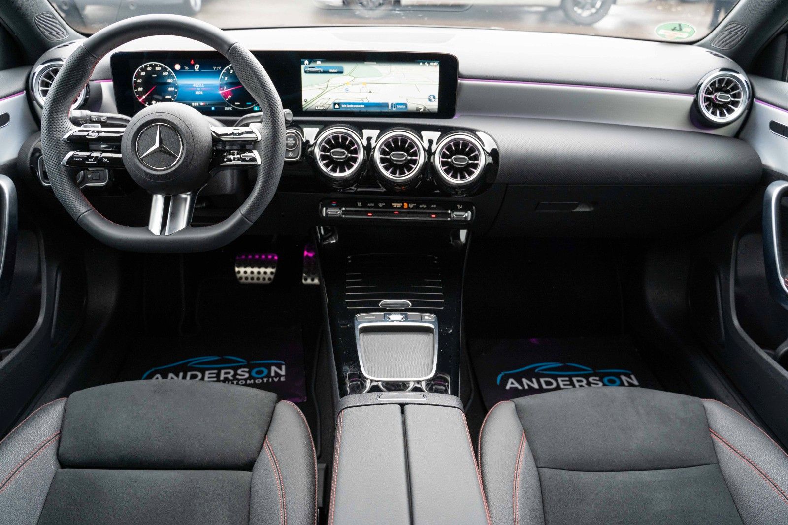 Fahrzeugabbildung Mercedes-Benz A180 AMG NIGHT KAM MBUX DAB 18" AUTOM. NEU