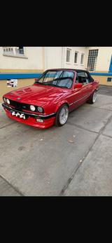 BMW e30 320i Cabrio H-Kennzeichen - BMW 320 aus 1988 mit Benzin-Antrieb: Cabrio, 320i