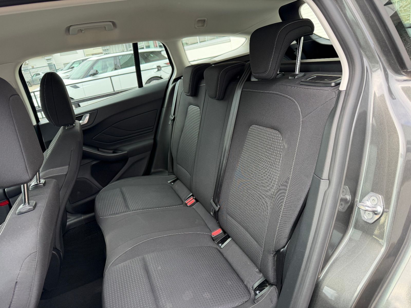 Fahrzeugabbildung Ford Focus Turnier Cool & Connect/NAVI/CAR-PLAY/KAMER