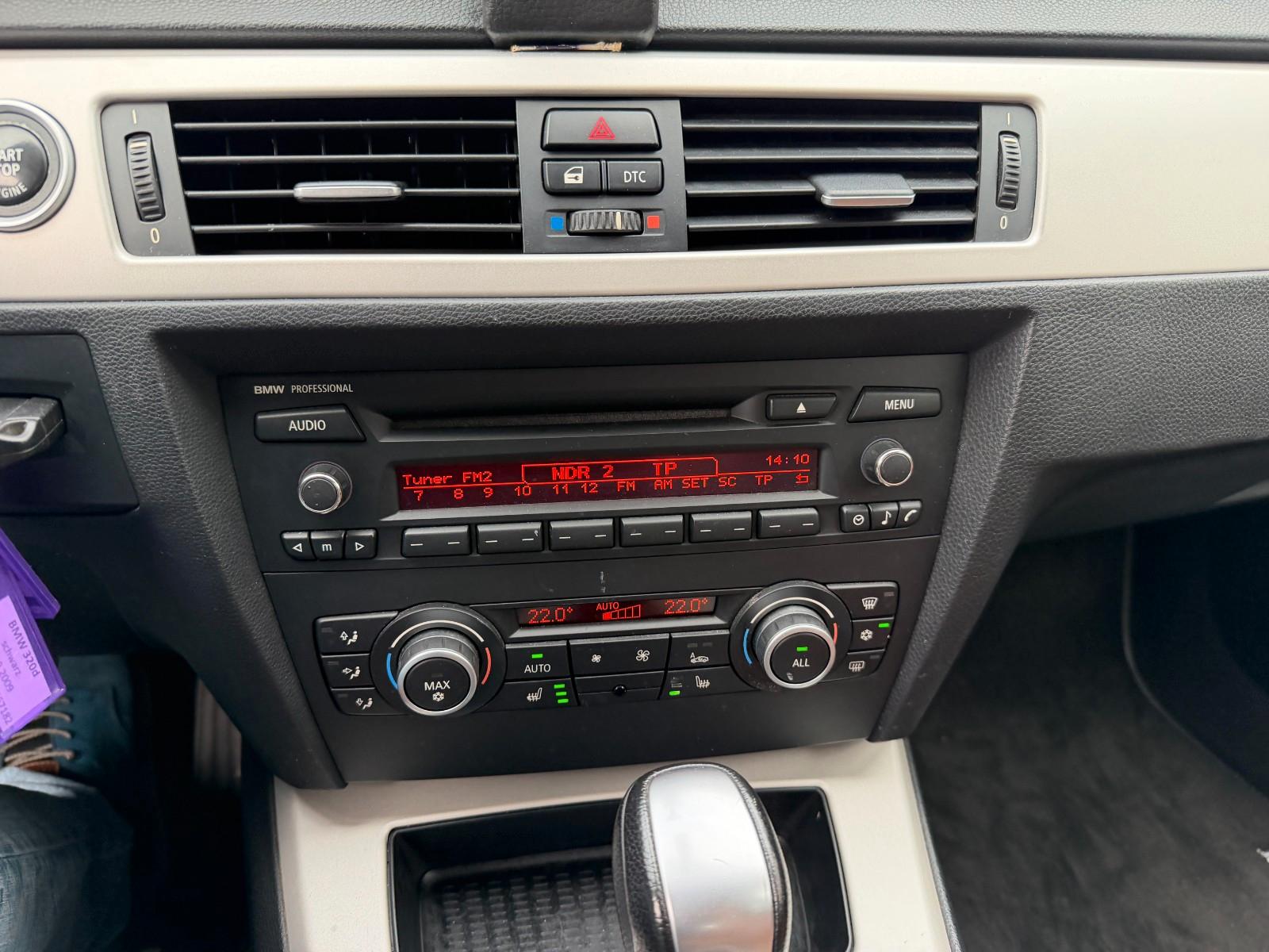 BMW 320 2009 — photo 14
