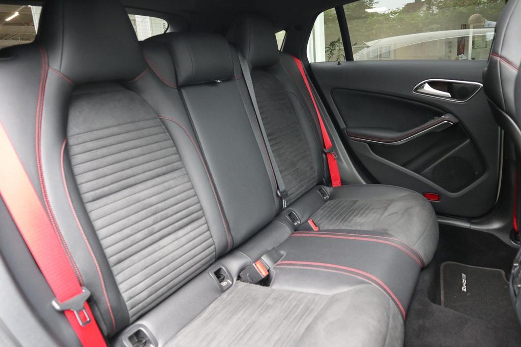 Mercedes-Benz CLA 45 AMG Shooting Brake