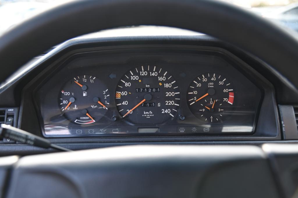 Mercedes-Benz CE 300