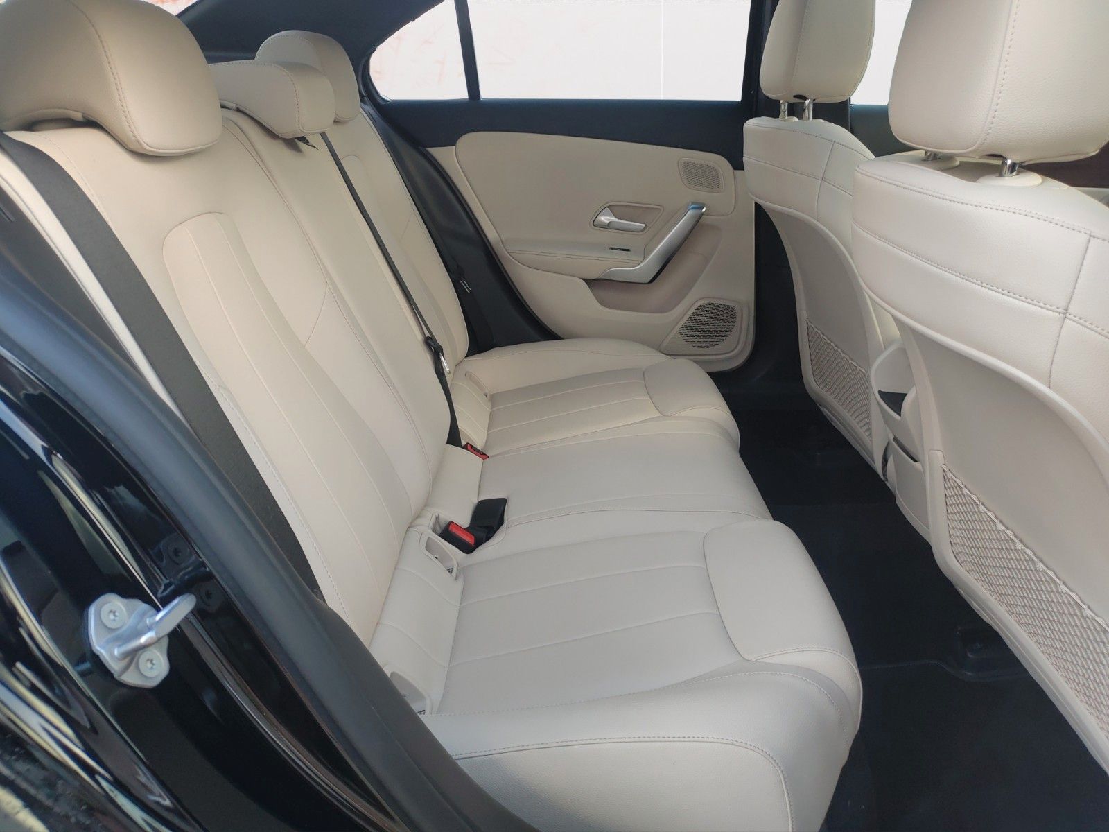 Fahrzeugabbildung Mercedes-Benz A200 Lim. ! NAVI ! PANORAMA ! LEDER ! MOTOR NEU