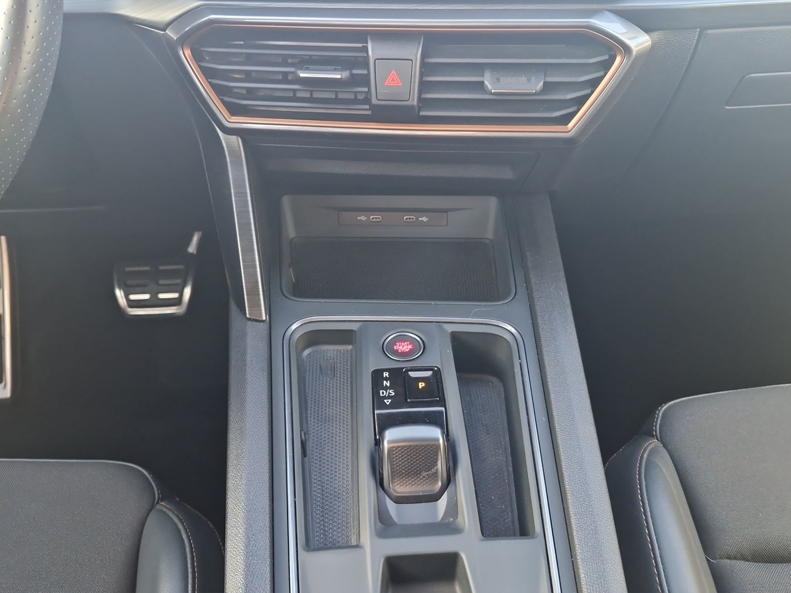 Fahrzeugabbildung CUPRA Leon VZ 2,0 TSI DSG ACC KAMERA NAVI LED