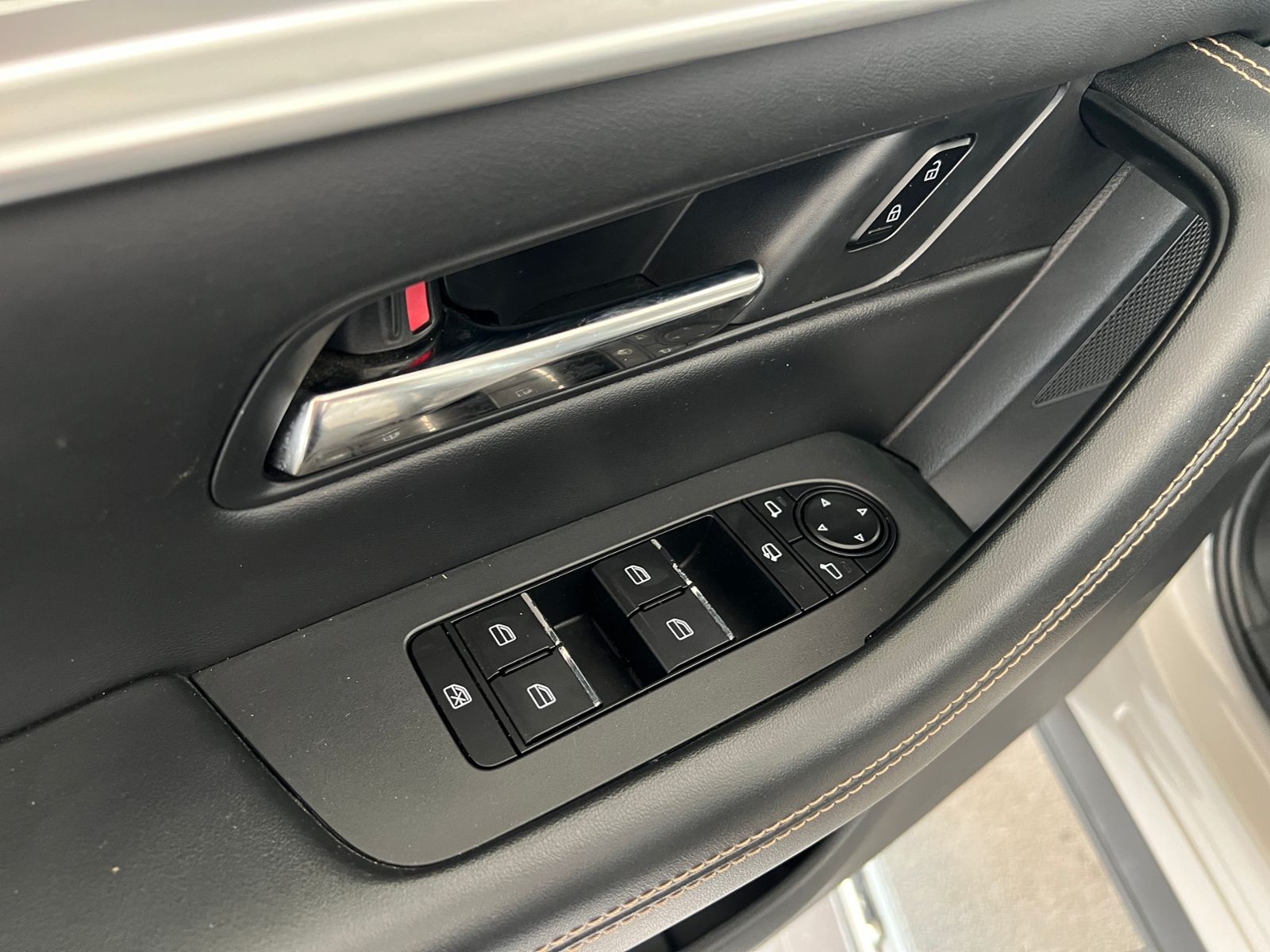 Fahrzeugabbildung Mazda CX-60 Exlusive-Line 2.5 e-SKYACTIV-G Hybrid AWD
