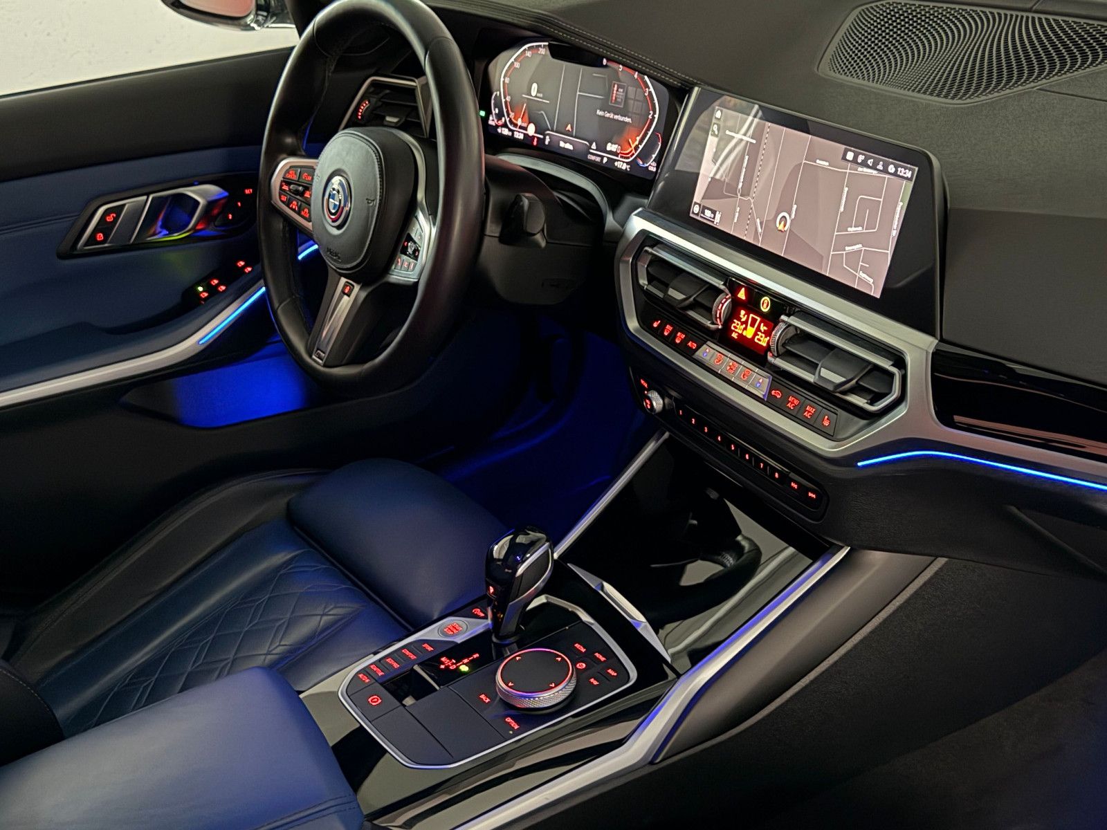 Fahrzeugabbildung BMW 330 d xDrive M SPORT/360*/ACC/HuD/LASER/DE FZG