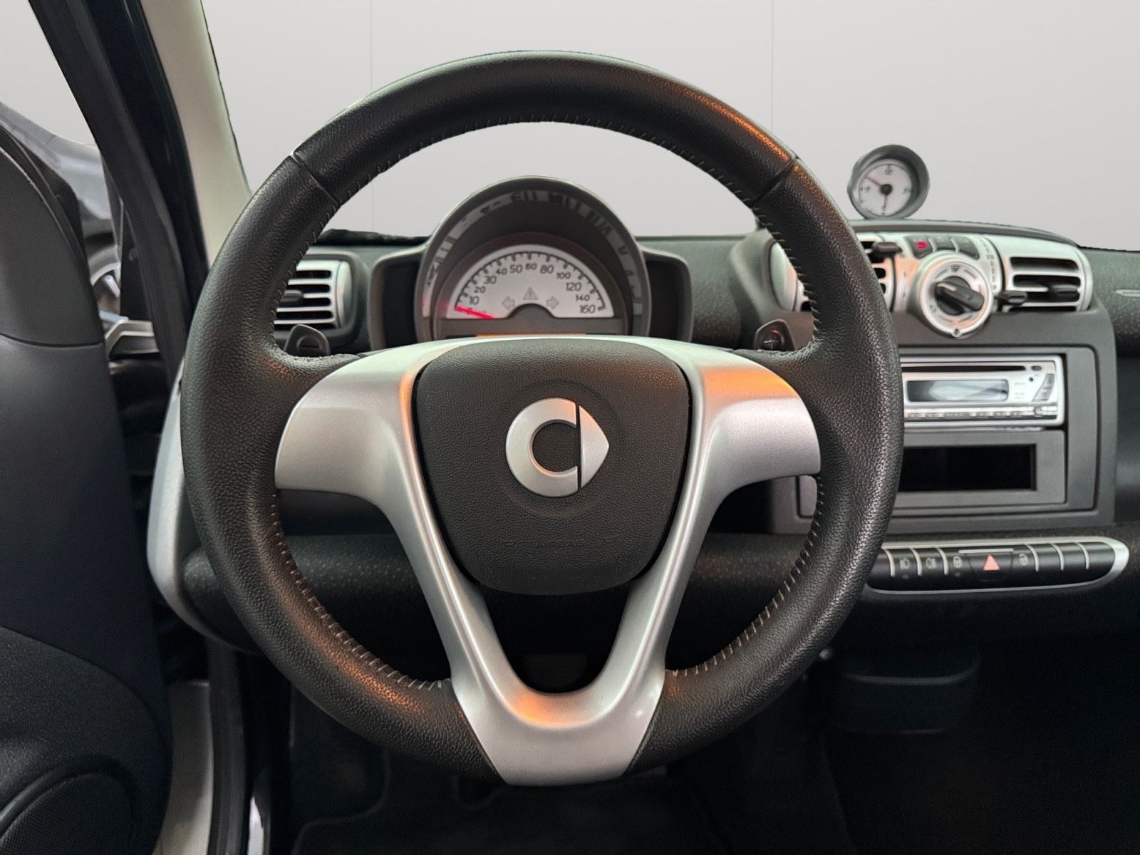 Fahrzeugabbildung Smart ForTwo  coupe Basis 52kW*Servo*Klima*8Fach Alu