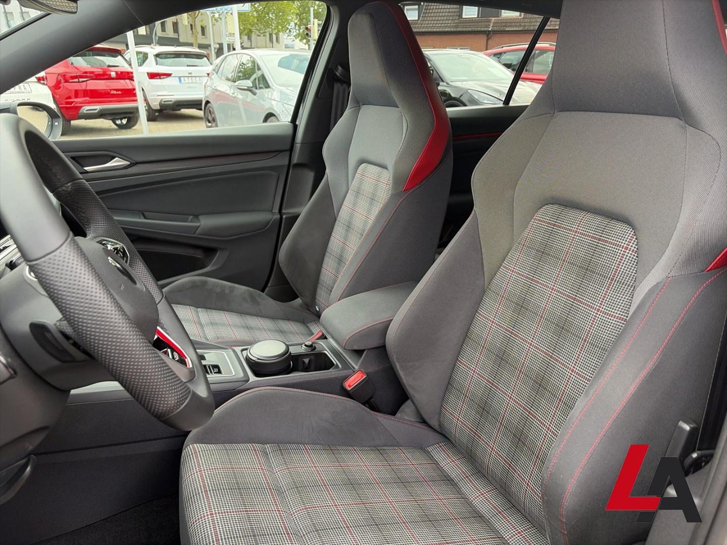Volkswagen Golf VIII GTI 2,0 TSI DSG 245 PS HUD STHZG AHK N, миниатюра 9