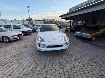 Porsche Cayenne - 1