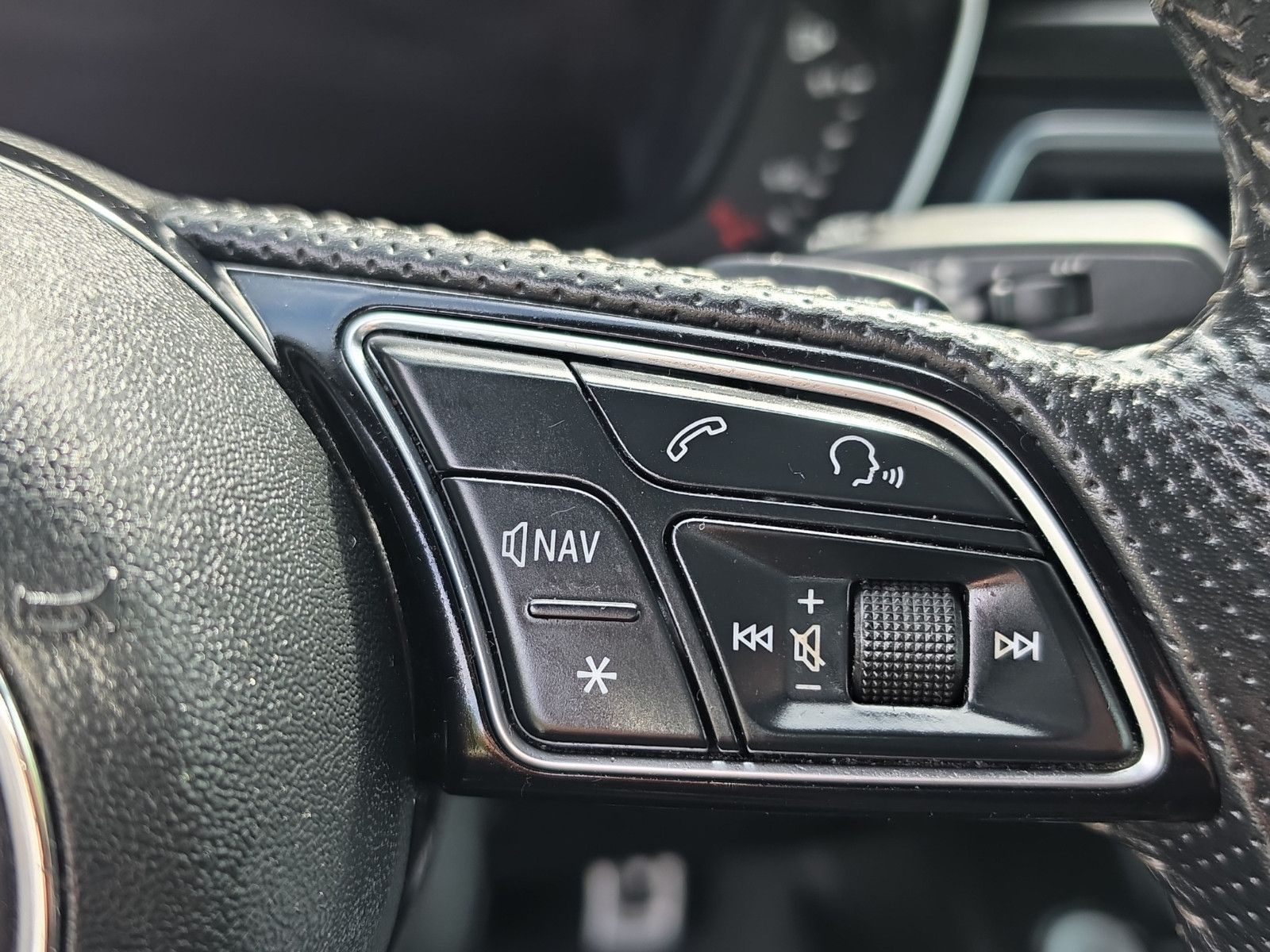 Fahrzeugabbildung Audi A5 Cabriolet Sport S-Line Automatik Navi Leder