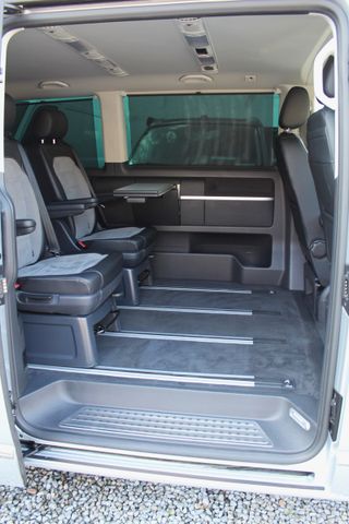 Volkswagen T6.1 Multivan Cruise 150PS DSG AHK LED Extras!!