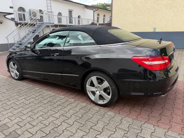 Mercedes E 200 - 4