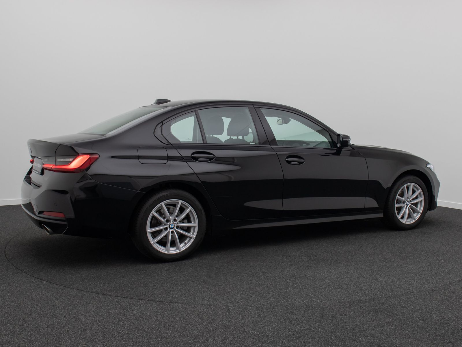 Fahrzeugabbildung BMW 318i GeschwindigReg DAB PDC Widscreen Cockpit+