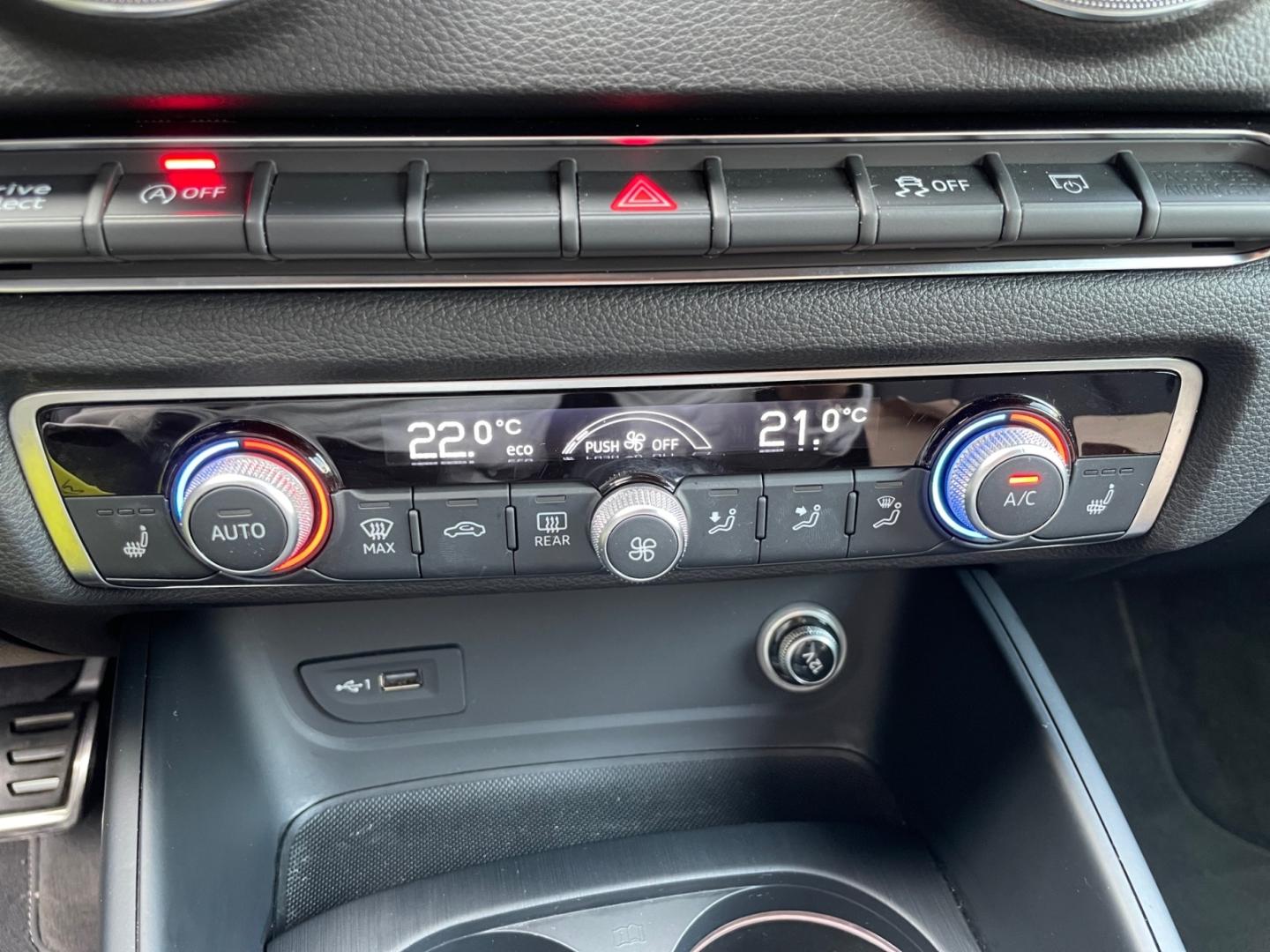 Audi A3 Sportback 35 TFSI S-line *Optik*AHK*SHZ*Navi*