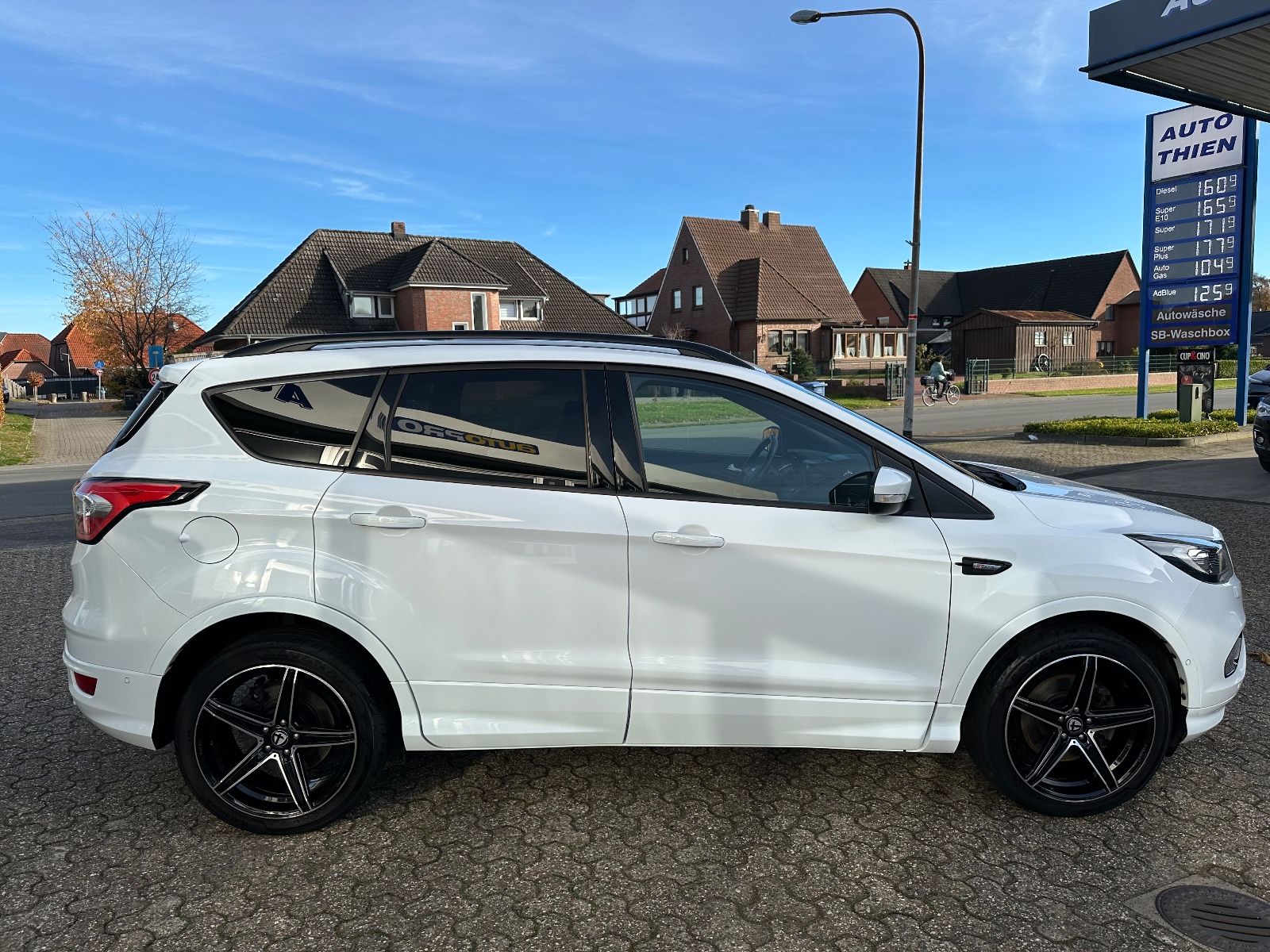 Fahrzeugabbildung Ford Kuga 2.0 TDCi 4x4 ST-Line AHK/Pano/Navi/Sound