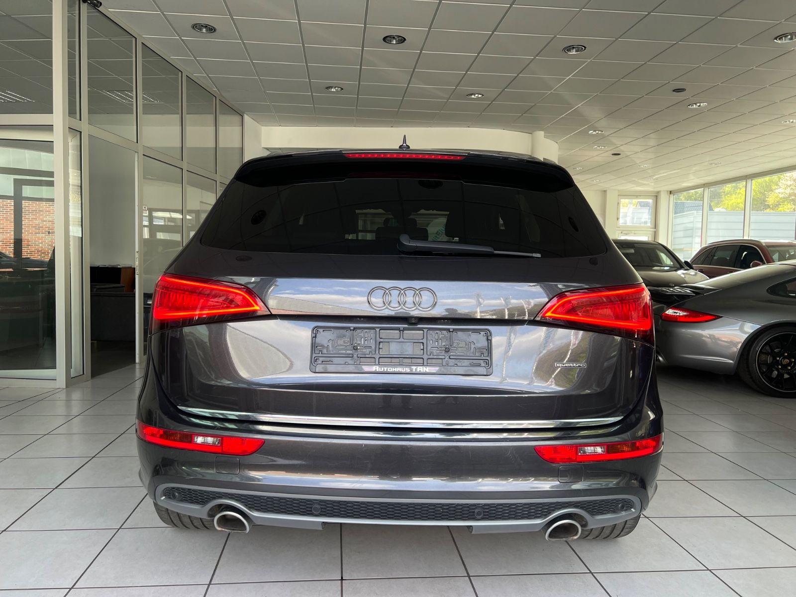 Fahrzeugabbildung Audi Q5 3.0 TDI  quattro S line Sport Plus