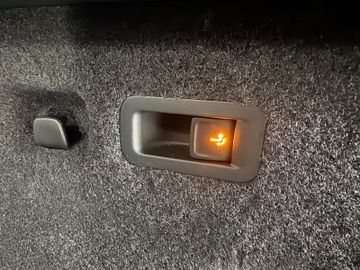 Fahrzeugbestand 32 Skoda Kodiaq 1.5 TSI Sportline 7-Sitze AHK Matrix
