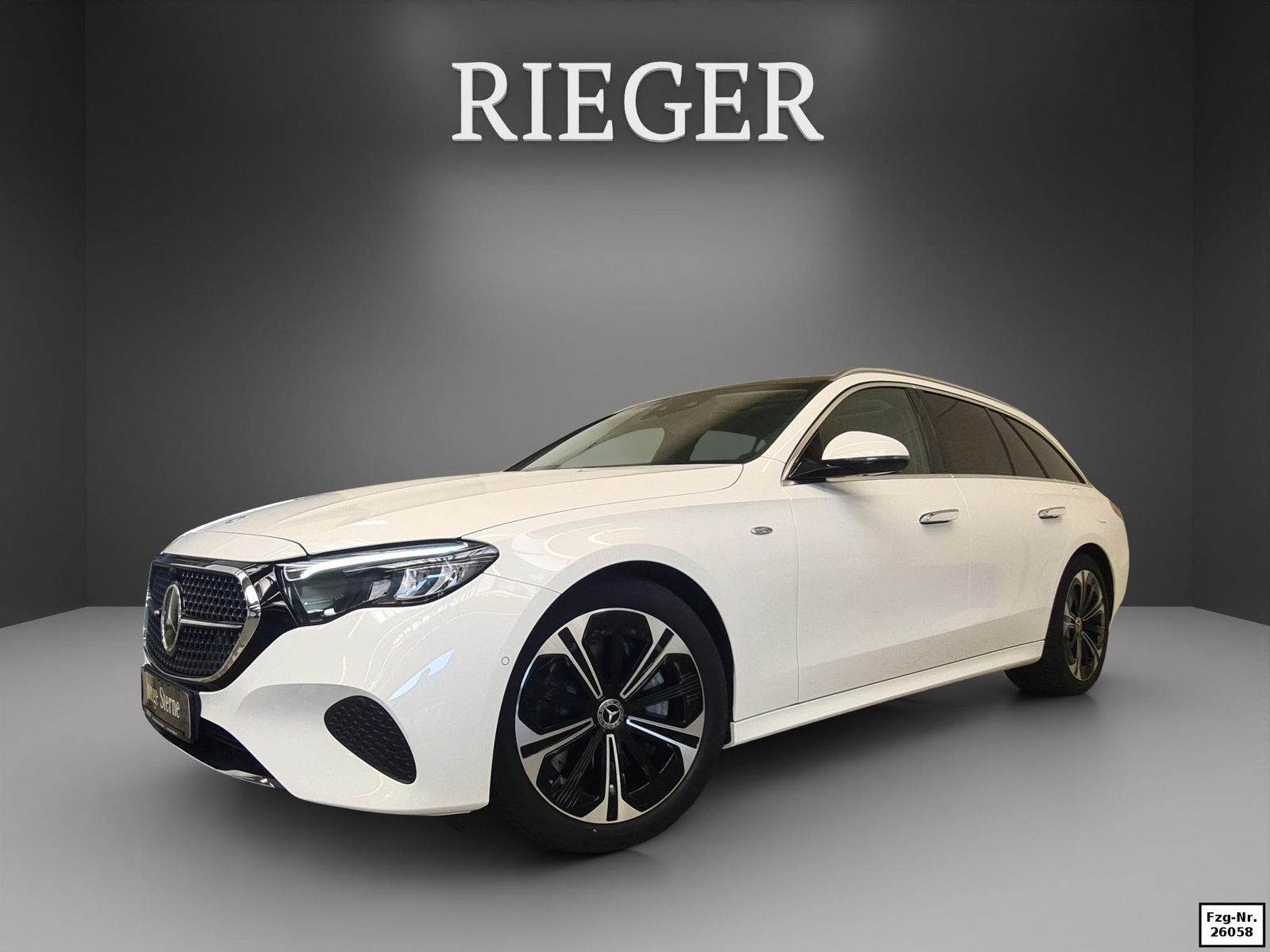 Mercedes-Benz E 300 T e Avantgarde AHK Pano Keyless 19 foto 1