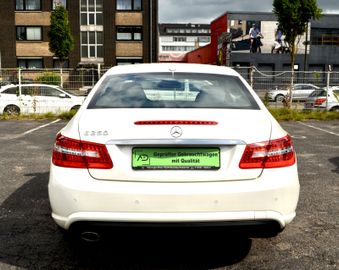 Mercedes E 250 - 4
