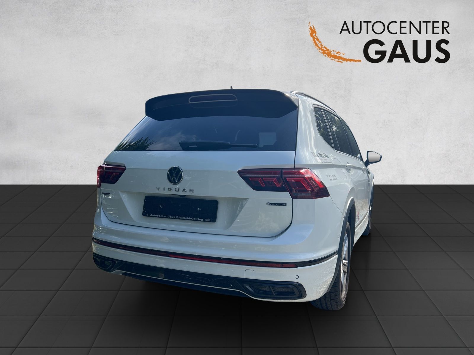 Tiguan Allspace R-Line 2.0 TSI 4M DSG AHK*Navi*7