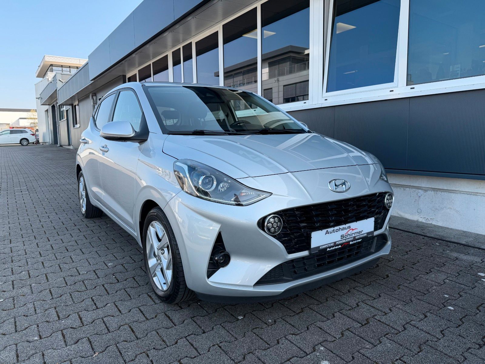 Fahrzeugabbildung Hyundai i10 1.2ltr. AMT Style 1 Hd. Scheckheft M+S