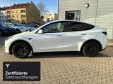 Tesla Model Y Performance - weiße Tesla Model Y