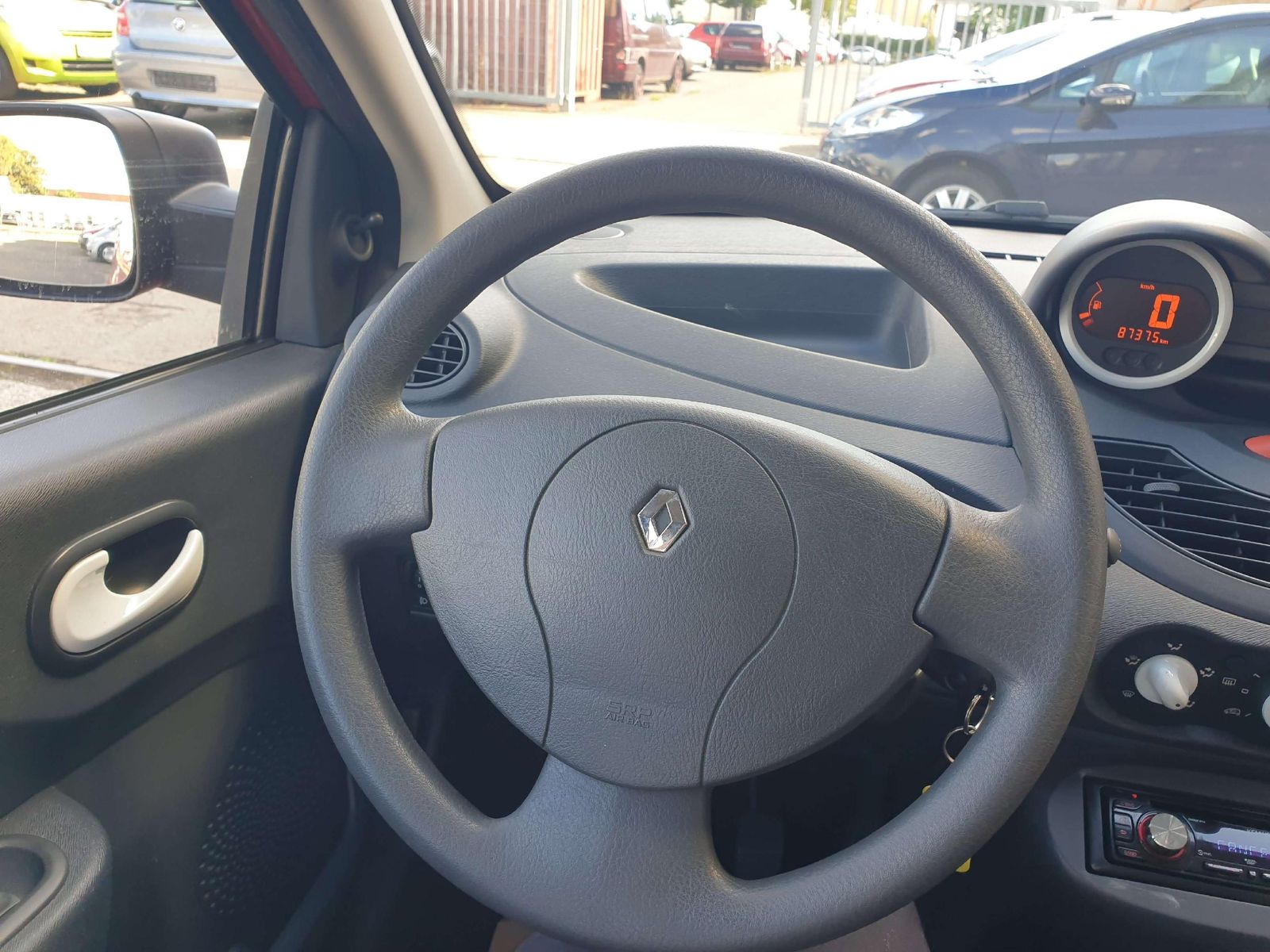 Twingo TÜV NEU/ Klima/ Allwetterreifen – Bild 11