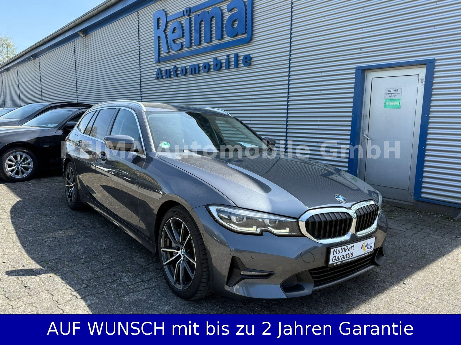 Fahrzeugabbildung BMW 330d  Touring xDrive Sport Line, LED
