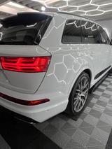 Audi SQ7 TDI Quattro 22Zoll/7 Sitze/AHK/StHzg/Bose/ - weiße Audi SQ7
