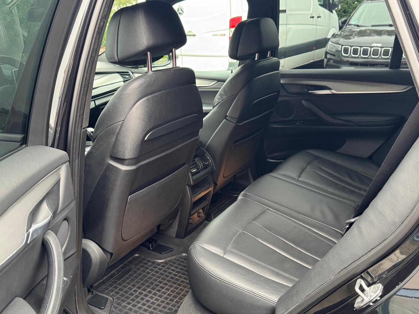 Fahrzeugabbildung BMW X5 xDrive 30 d M-Paket LED+NAVI+LEDER+MEMO+VIRTU