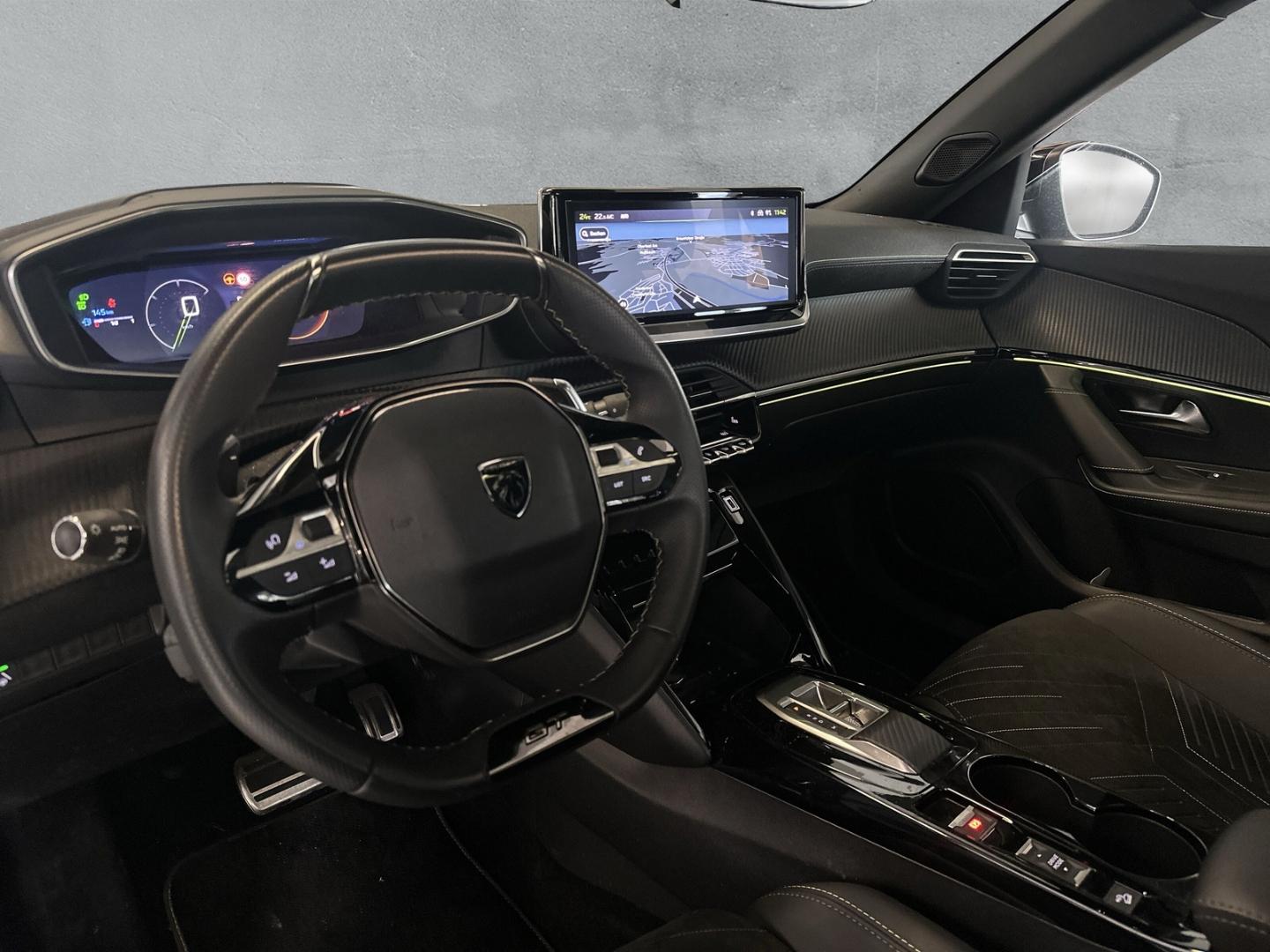 Peugeot 2008 GT FACELIFT PANO ACC AHK Alcantara 360° LED