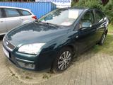 Ford Focus Lim. 1.6 Ti-VCT Ghia Klimaaut. CD-Radio - Ford Focus aus 2006: 1.6