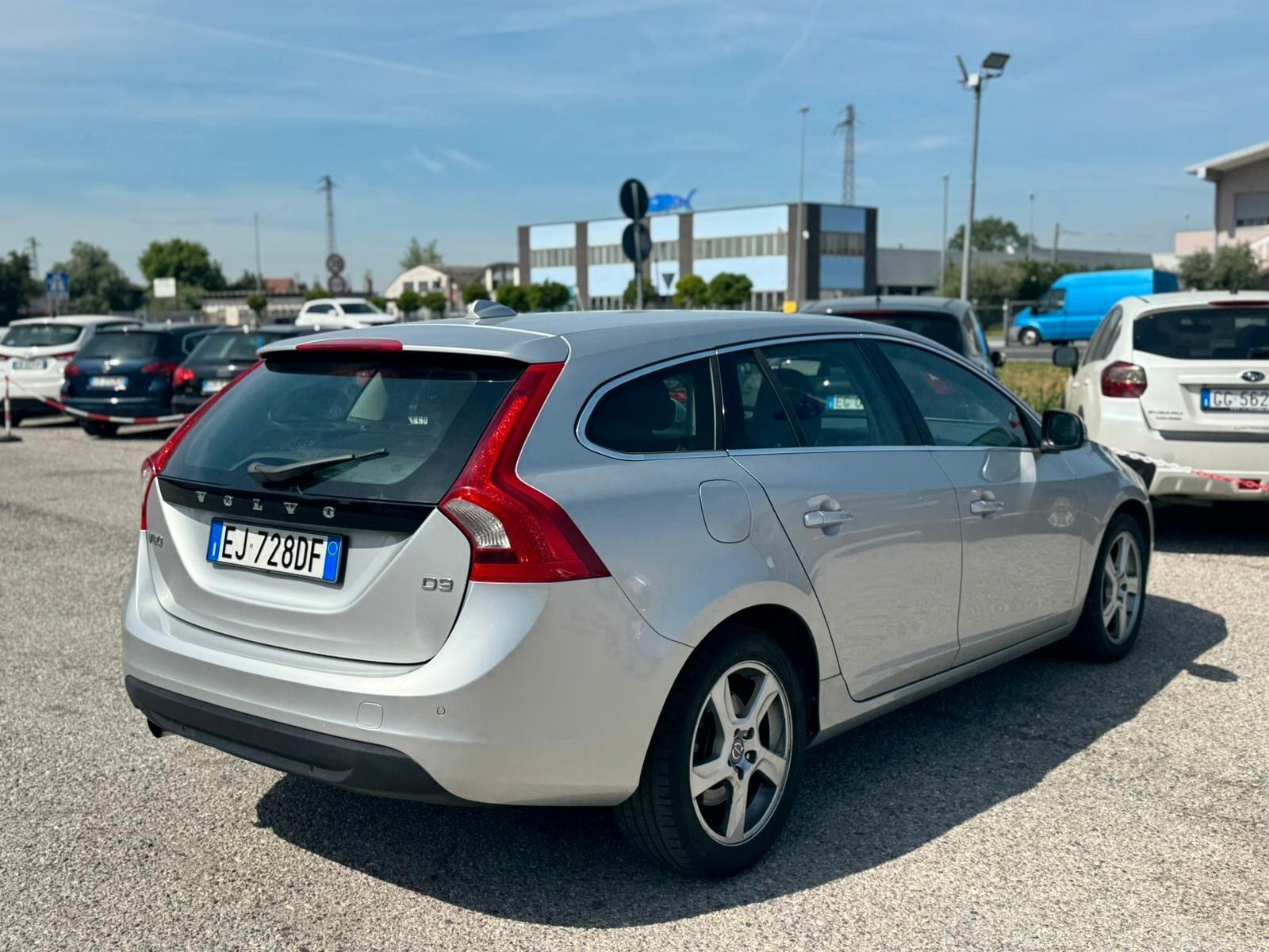 Volvo V60 2011 — photo 7
