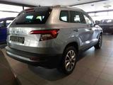 Skoda Karoq Clever 1.5 TSI DSG ACC+RKAM+CARPLAY+NAVI - Skoda: Allradantrieb