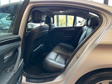 BMW 525d Lim. Aut.*NAVI*PDC*SHZ*STARTSTOP*VOLLLEDER*