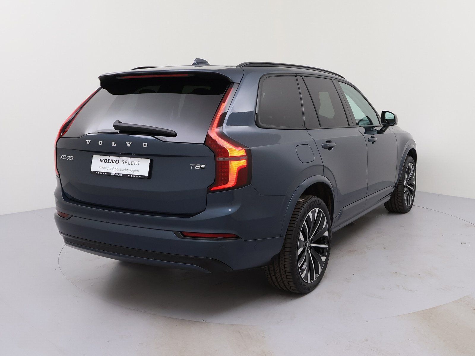Volvo XC90 T8 Plus Dark Recharge Plug-In Hybrid AWD foto 5