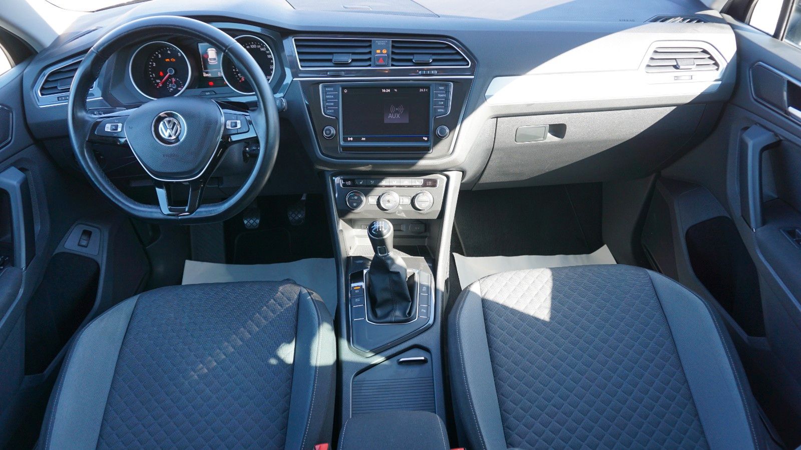 Fahrzeugabbildung Volkswagen Tiguan Comfortline BMT, LED,Navi,PDC, AHK el.