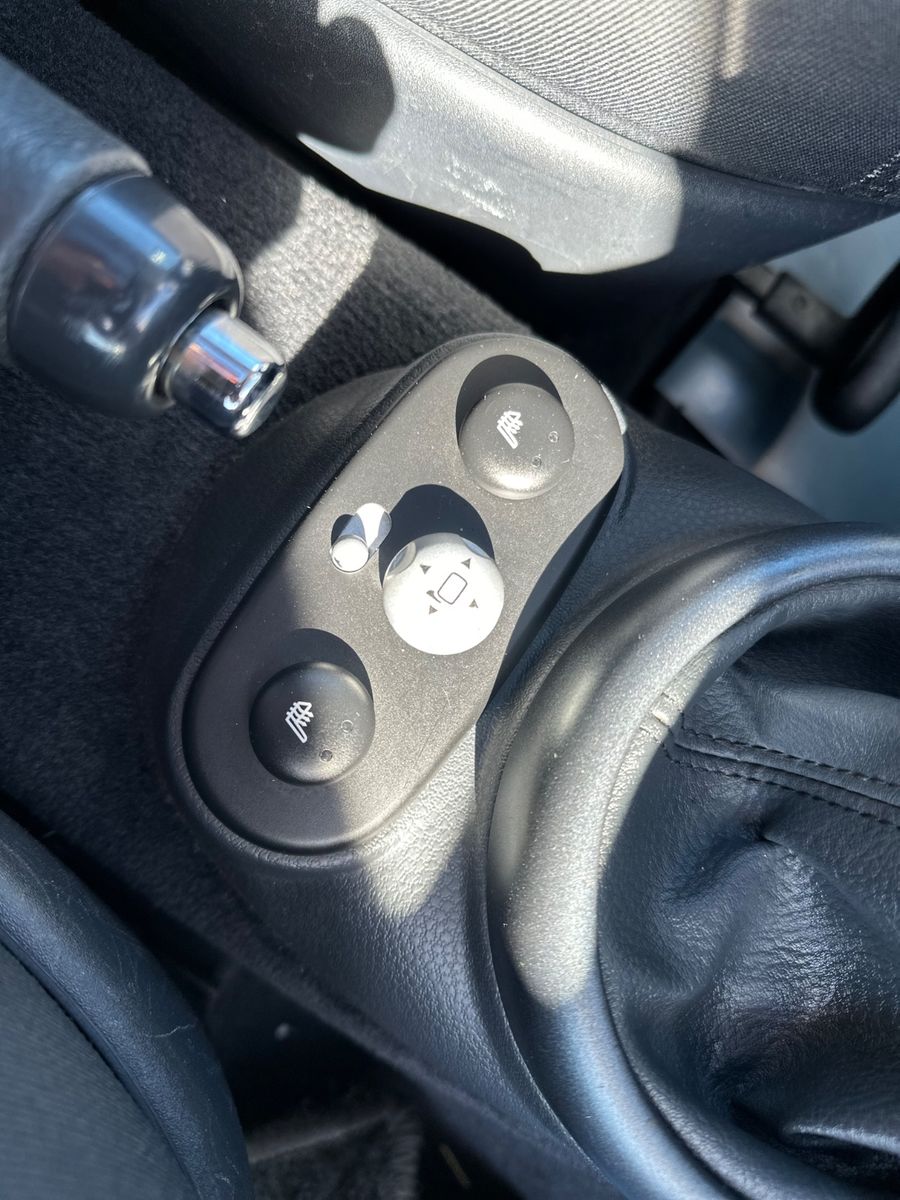 Fahrzeugabbildung MINI ONE /Panoramadach/Klima/SHZ/TÜV07.2027