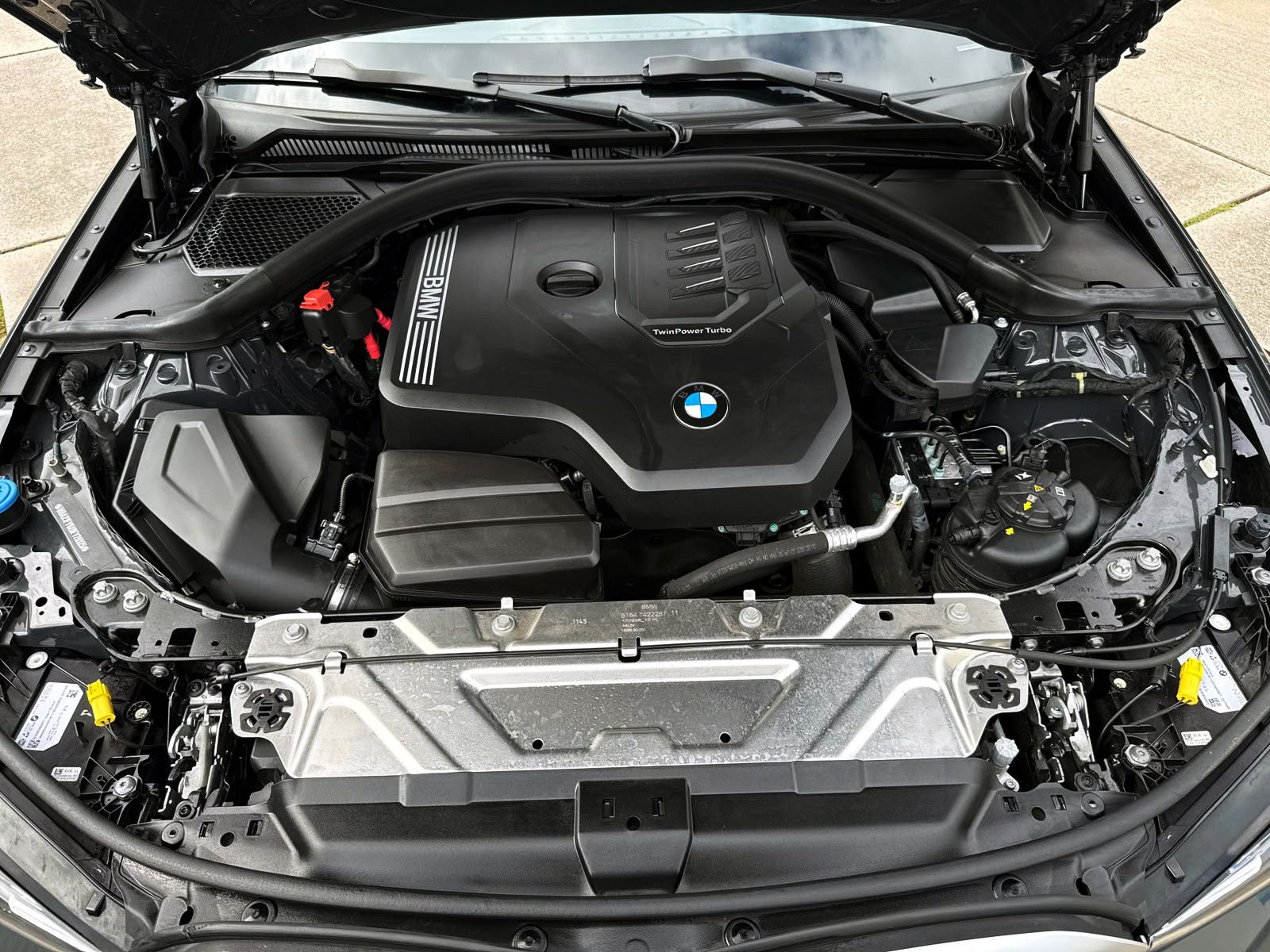 Fahrzeugabbildung BMW 320i Touring Steptr. M-Sport PANO LED KAM H&K BT