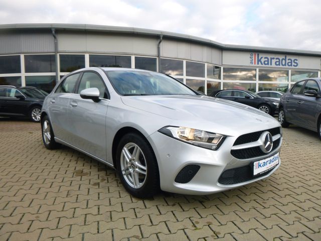 Fahrzeugabbildung Mercedes-Benz A 180 >AUT/NAV/PDC/Sitzheizung<