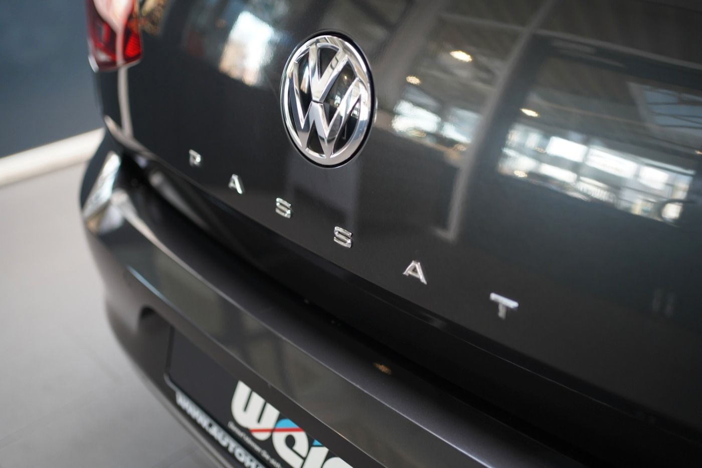 Fahrzeugabbildung Volkswagen Passat 2.0 TSI DSG Elegance ACC+AUT+Alcant.+LED