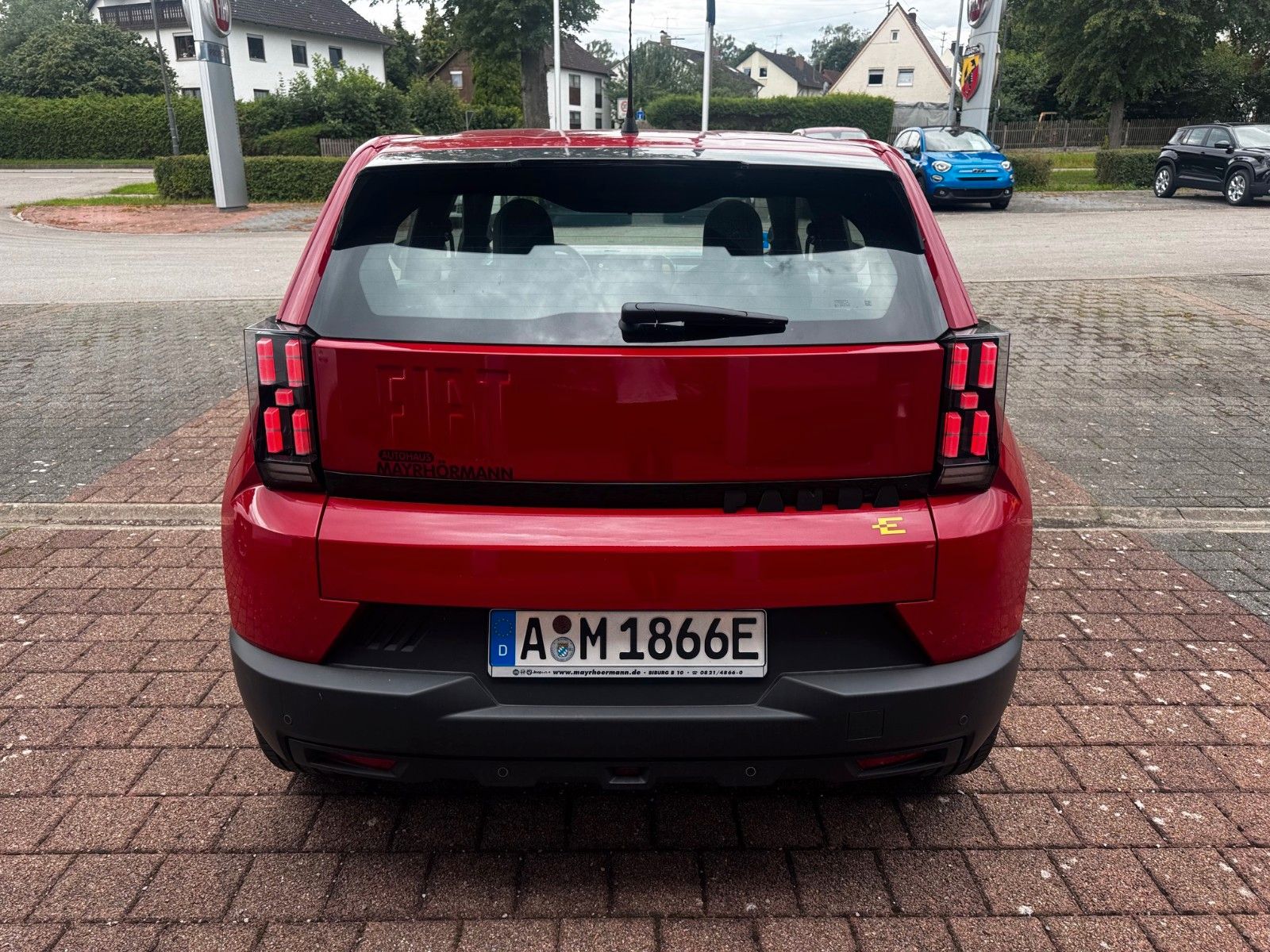 Fahrzeugabbildung Fiat Grande Panda (RED) 44 kWh DAB PDC Elektro