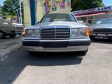 Mercedes-Benz 260 E Oldtimer H Keinzchen el.Schiebedach