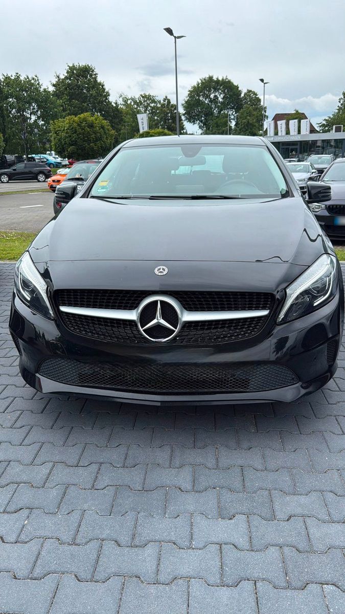 MERCEDES-BENZ Mercedes-Benz A180D