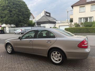Mercedes E 200 - 8
