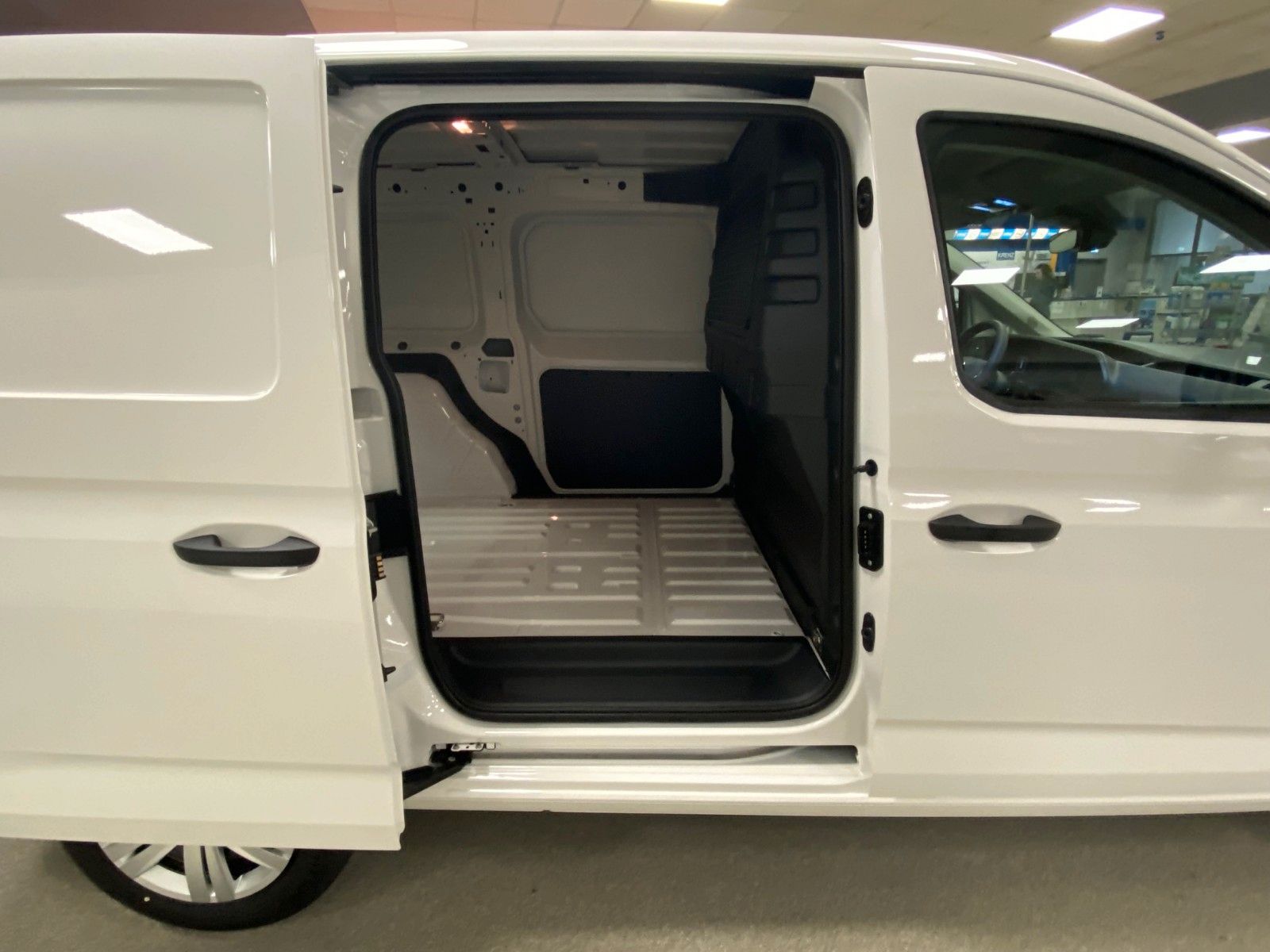Fahrzeugabbildung Volkswagen Caddy Maxi+Parkhilfe+KLIMA+FREISPRECH+DAB+BC+ESP