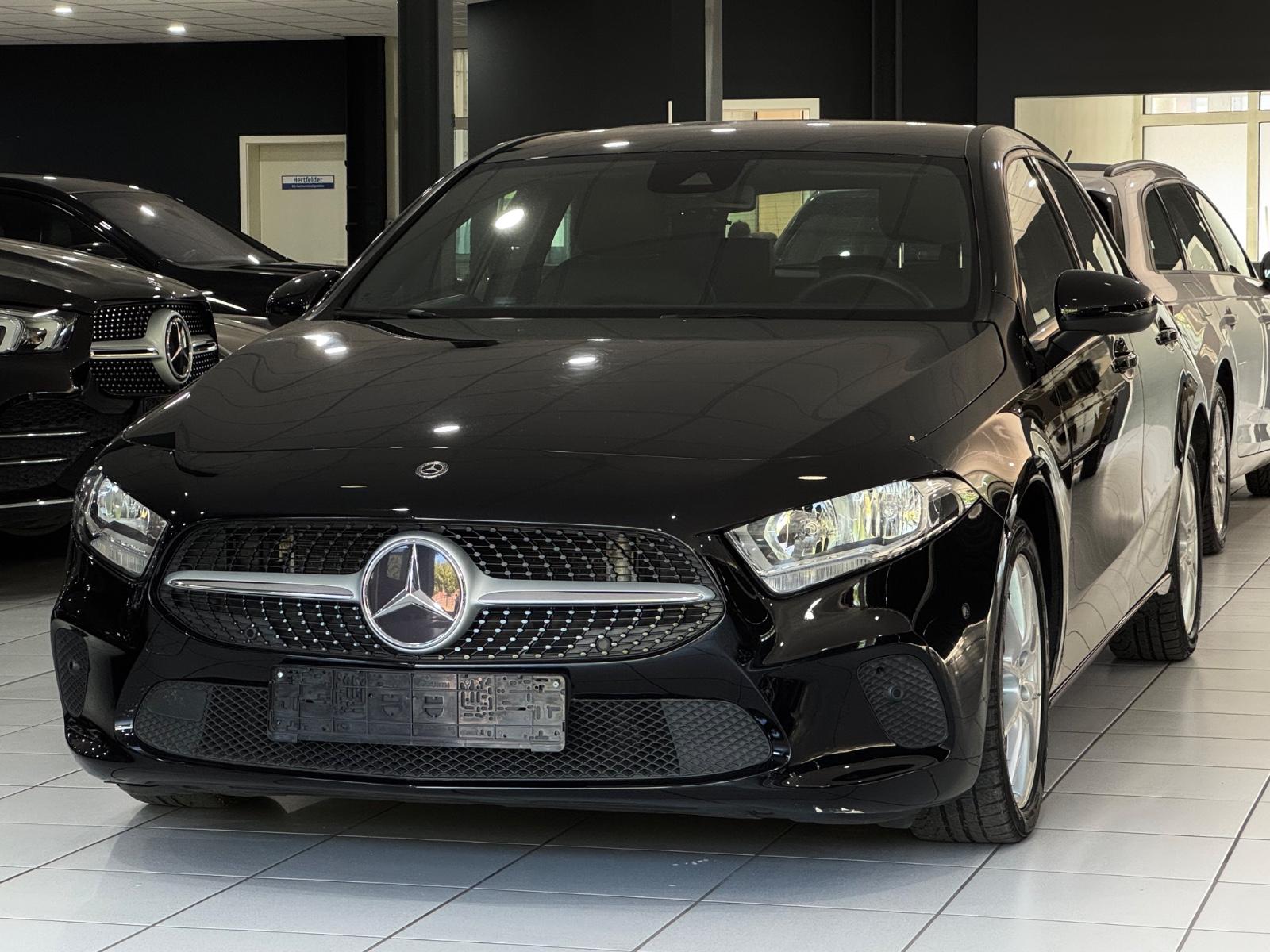 Mercedes-Benz A 180 *STYLE*T-LEDER*NAVI*SHZ*TEMPO*PDC*ALU*