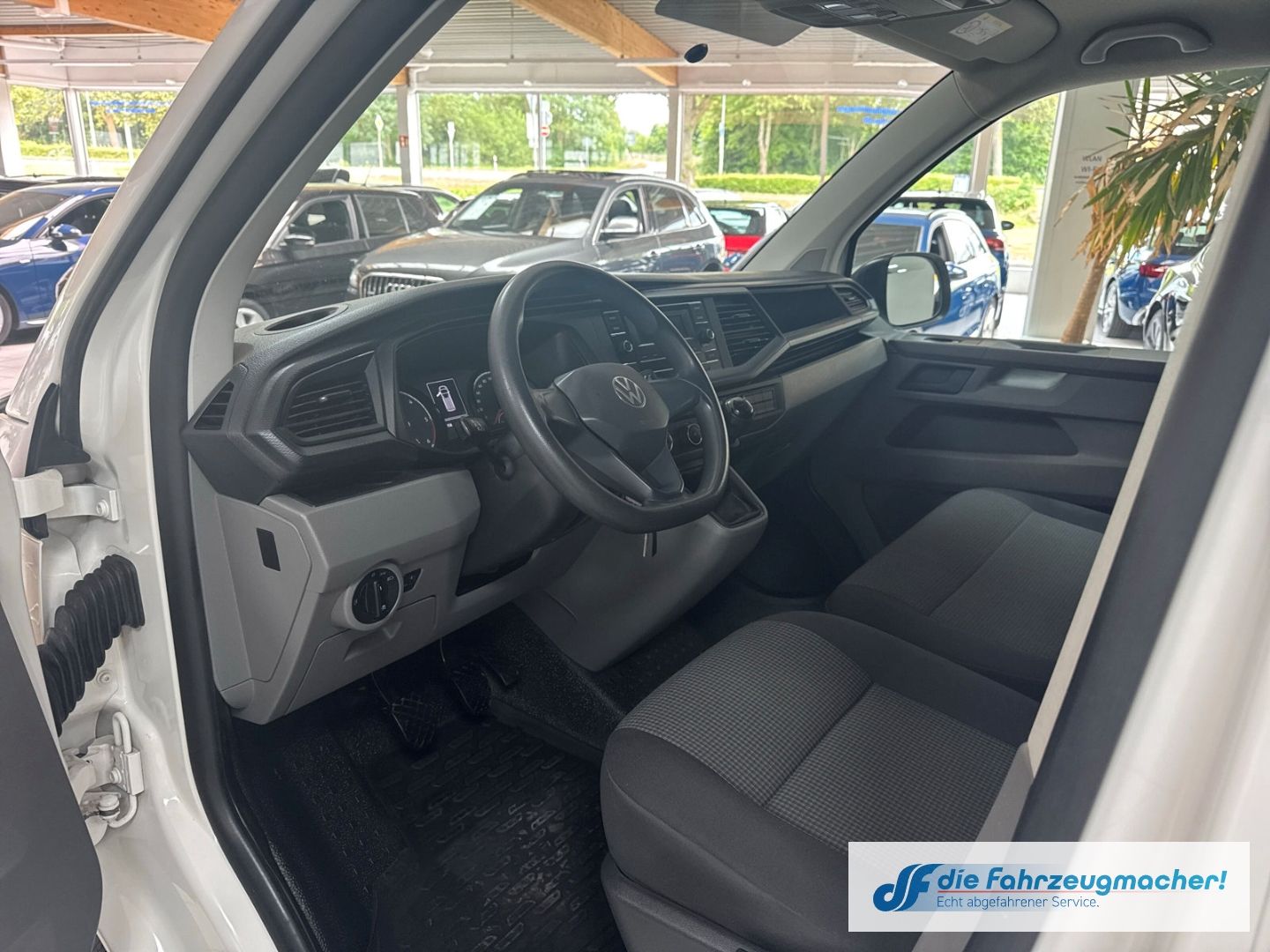 Fahrzeugabbildung Volkswagen Transporter T6.1 Kasten FWD 2.0 TDI DAB Notbrems